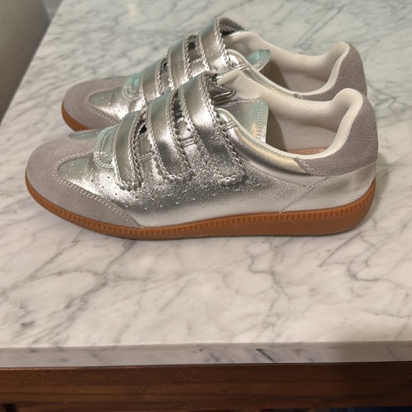 Steve Madden Momentum Silver Sneakers Size 9 - Picture 6 of 7